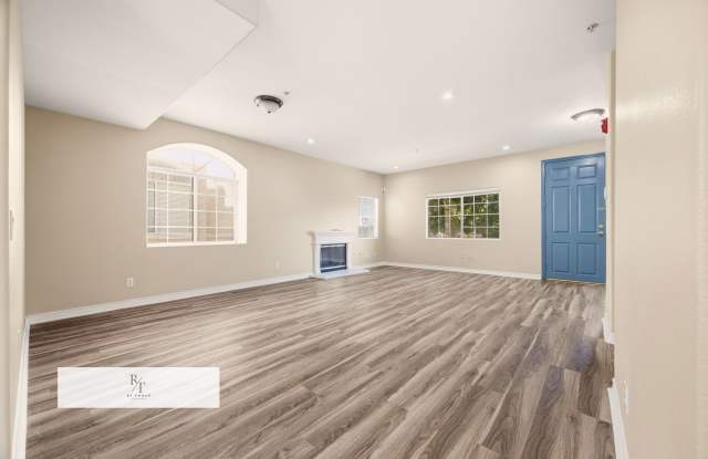 Bright & Spacious 3-Bedroom Townhome in Gated Arcadia Community Gallery 4