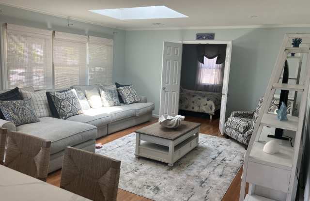 210 Laurel Court Gallery 4