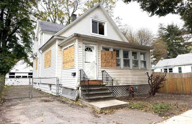GREAT CONDITION SINGLE FAMILY W/ LOTS TO OFFER FOR RENT !!! Gallery 4