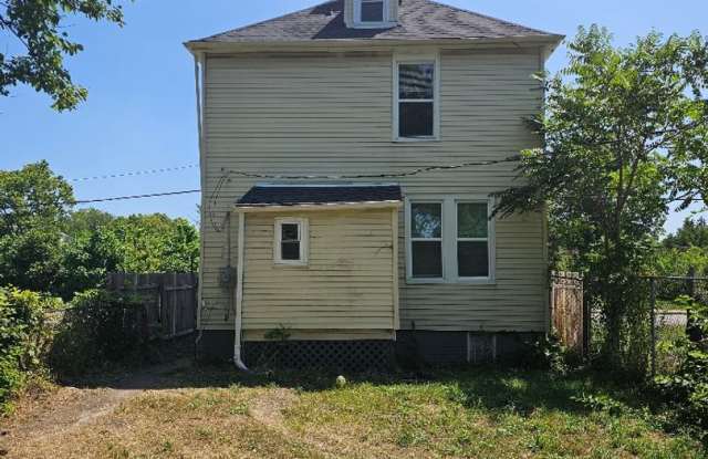 7733 E Forest Ave 3 BEDS & 1 BATH FOR RENT Gallery 3