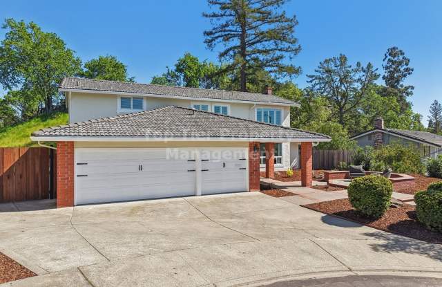 Luxury Renovated Livorna Estates Home | SRVUSD Schools | Mt. Diablo Views- 4 bd/3.5 Ba Single-Family House in Walnut Creek available for Lease! Gallery 3