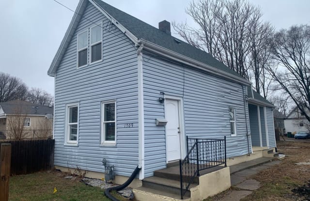 1909 W. Marquette St - 1909 West Marquette Street, Peoria, IL 61605