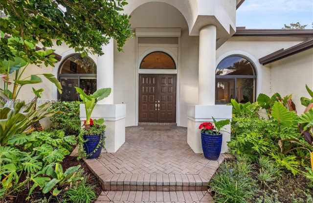 2589 Mayfair Ln photos photos