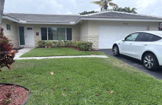 4202 NW 76th Ave photos photos