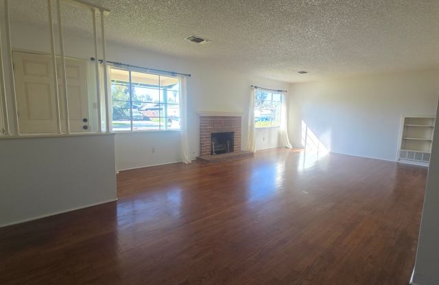 3 Br 1 Ba available Now Gallery 3