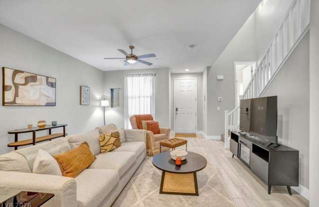 688 Cottonwood Hill Place Gallery 4