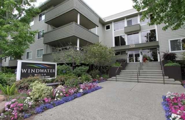 EPIC REA: Condo w/Parking & Community Pool close to BART & schools photos photos