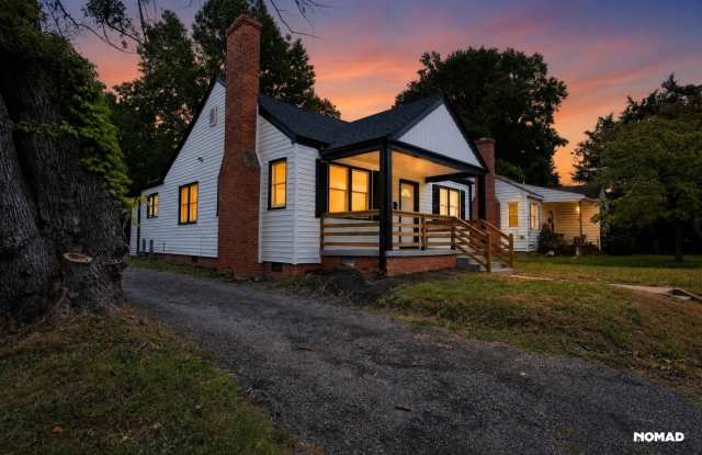 Charming 3BR House in Hampton Gallery 1
