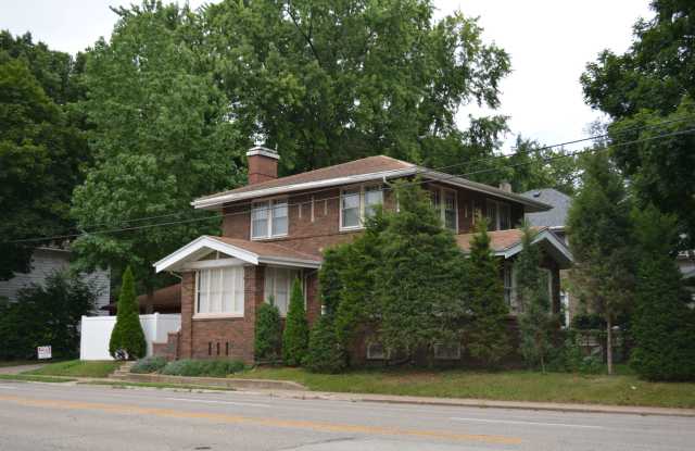 501 E Emerson St - 501 East Emerson Street, Bloomington, IL 61701