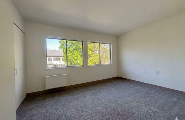 Charming 2BR Townhome in Renovo Gallery 3