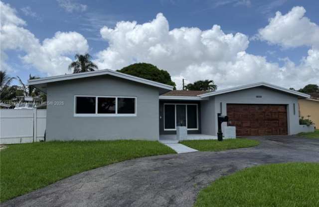 4630 Buchanan St photos photos