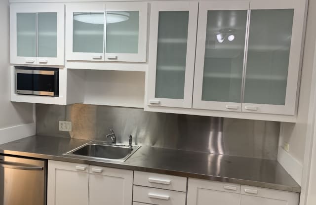 2822 Briarhurst Dr - 2822 Briarhurst Drive, Houston, TX 77057