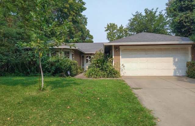 Four Bedroom Chico Home with 6 Month or 12 Month Lease Options - 1534 La Linda Lane, Chico, CA 95926