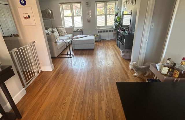 34 Hammond Pond Pkwy. Gallery 4