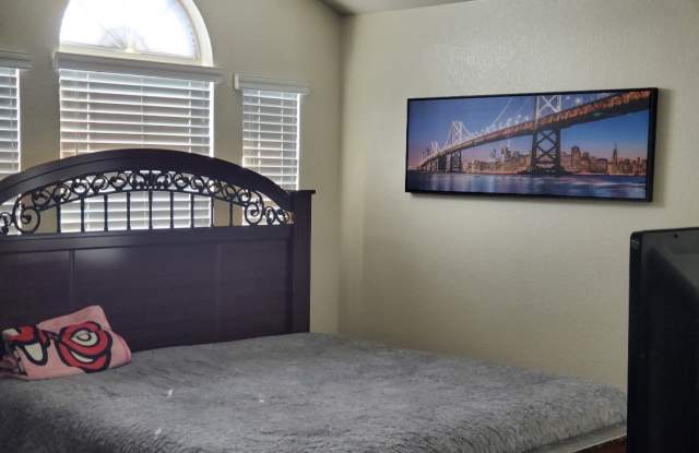 5932 Stonehaven Drive Gallery 3