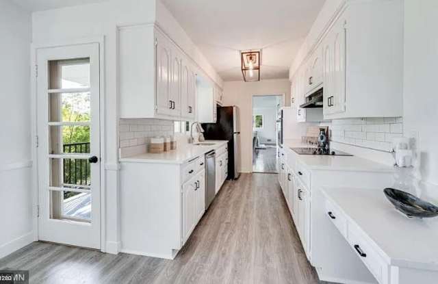 Perfect 4 bedroom count Home in Burnsville photos photos