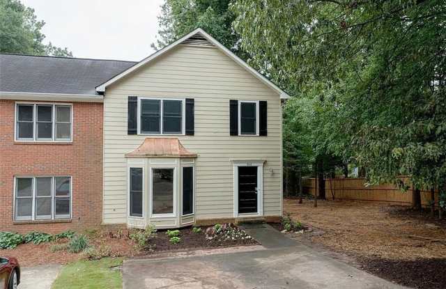 Room in 3 Bedroom Home at Cooper Lake Dr SE photos photos