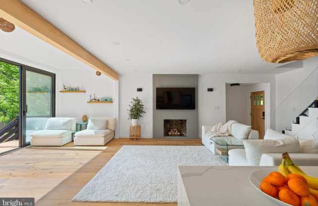 101 LAKESHORE DR Gallery 4
