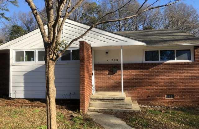 533 E Woodlawn Rd - 533 East Woodlawn Road, Charlotte, NC 28209