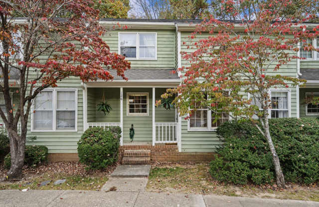 Woodcroft Furnished Townhome! Utilities includeded - Available for variable term leasing photos photos