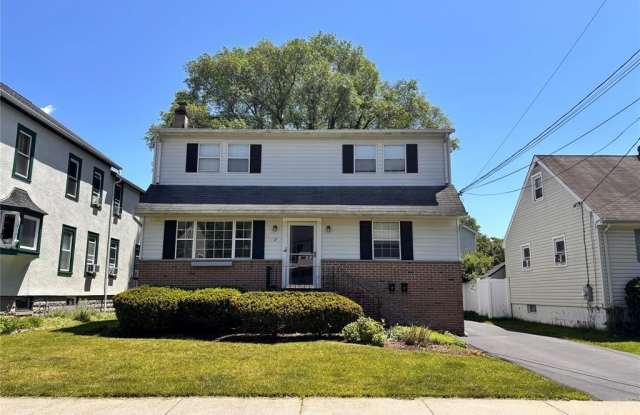 21 Wanamaker Avenue photos photos