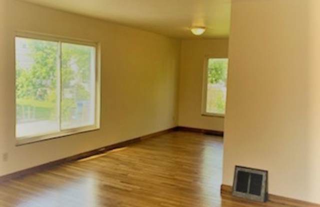 2 Bedroom Duplex For Rent! Gallery 4
