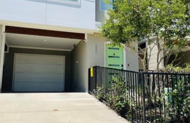 221 W LAUREL - 221 West Laurel Street, San Antonio, TX 78212