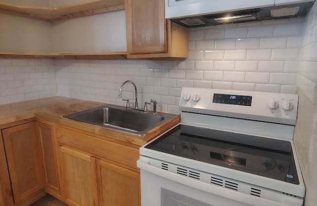 602 South Woody Drive Apt BApartment B Gallery 3