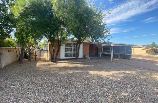 Light-Filled Tucson 2 Bedroom Rental – Move In This November! photos photos