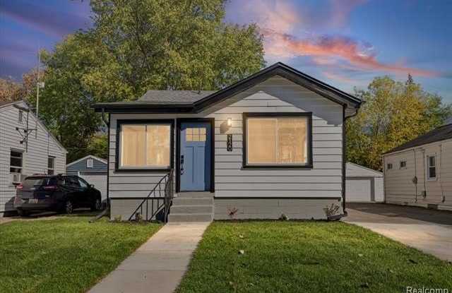 2120 Wrenson Street photos photos