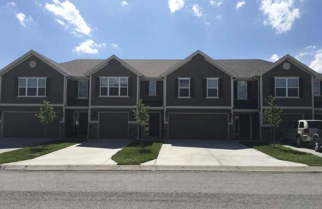 1518 NE Erin Ct - 1518 Northeast Erin Court, Grain Valley, MO 64029