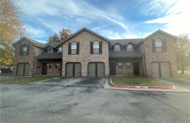 4015 Glenstone  TER Unit #D photos photos