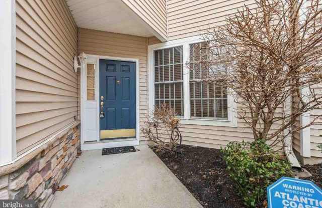 809 TURNBERRY Court Gallery 2