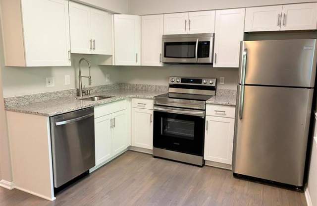 5054 Head Court - 5054 Head Court, Kings Park West, VA 22032