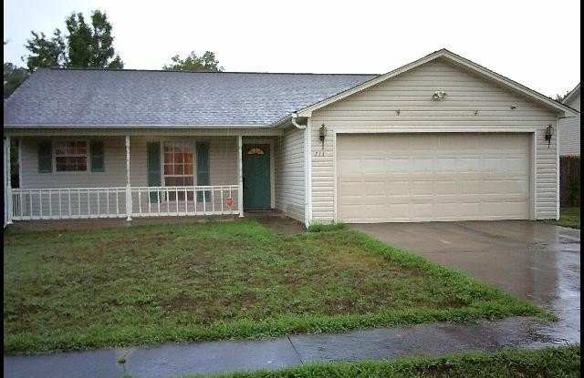 713 Elkhart Loop Gallery 1
