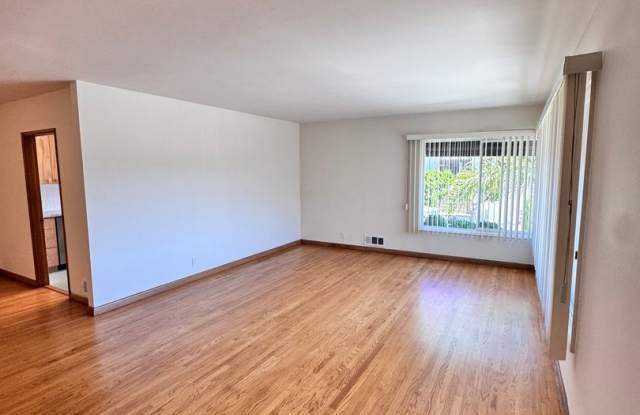 Charming 2BR/1BA Retreat Just Steps from the Sand – 4531 Shaw St, Long Beach photos photos