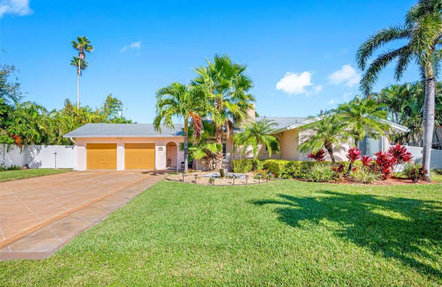 109 13TH STREET - 109 13th Street, Belleair Beach, FL 33786