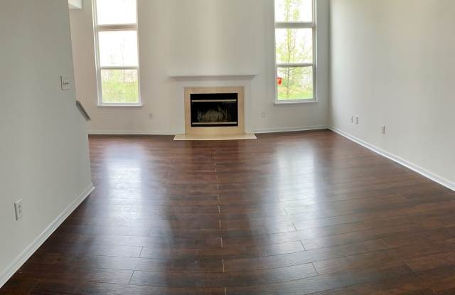 7126 Parklake Pl. Gallery 2