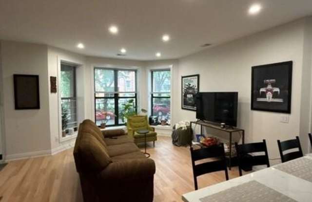 715 West Aldine Ave. Gallery 3