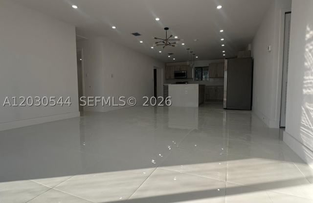 2041 NW 190th Ter Gallery 2