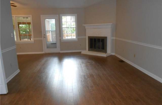 1135 Country Club Place NW Gallery 3