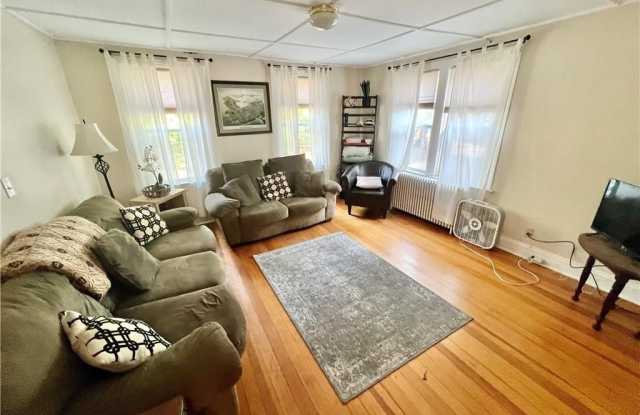 327 Spring Street unit: 2 photos photos