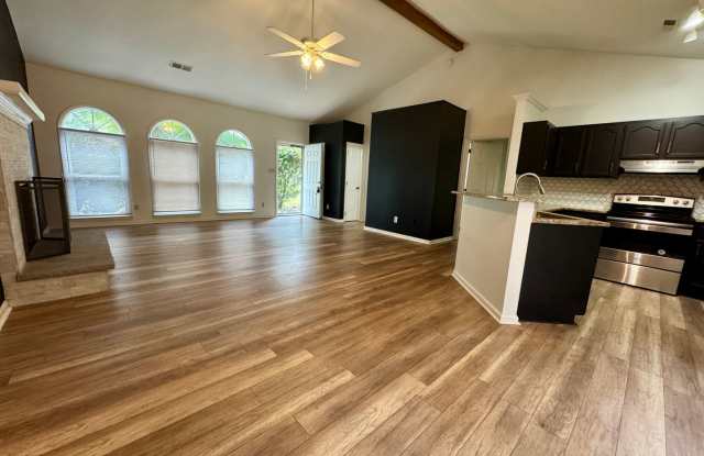 MOVE-IN READY! Gallery 4