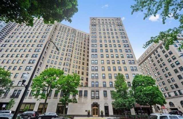 2000 N Lincoln Park West 414 - 2000 North Lincoln Park West, Chicago, IL 60614