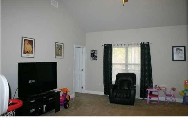 658 RED FERN Road Gallery 3