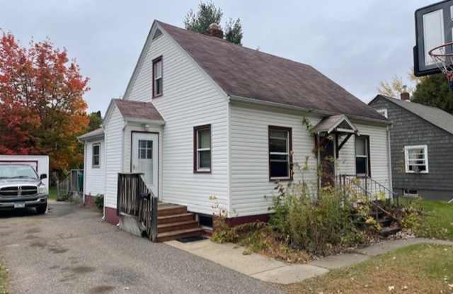 2 Bedroom, 1 Bath Single Family Home with Garage - Brainerd - 1019 3rd Avenue Northeast, Brainerd, MN 56401 2 Bedroom, 1 Bath Single Family Home with Garage - Brainerd - 1019 3rd Avenue Northeast, Brainerd, MN 56401