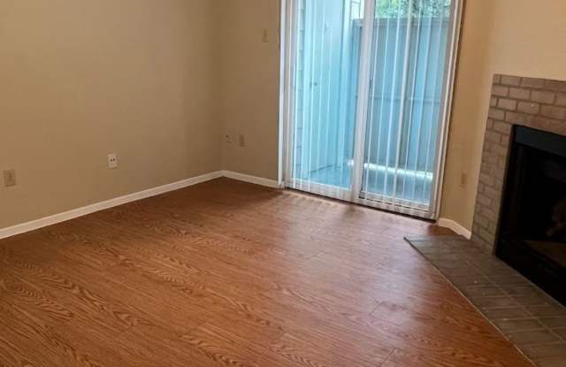 Hyde Park Oaks 106 - 1 Bed 1 Bath photos photos