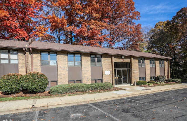 8322-B TRAFORD LN - 8322 Traford Ln, West Springfield, VA 22152