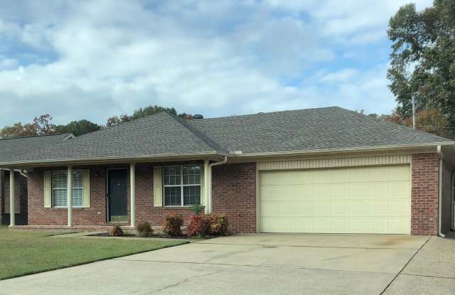 Charming 3-Bedroom Home in Northfield — Ready to Rent! - 110 Summerwood Drive, Searcy, AR 72143