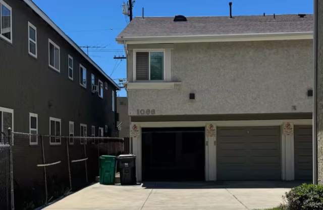 Charming 2-Bedroom, 2-Bathroom Rental Near the Beach All Utilities Included! Gallery 4